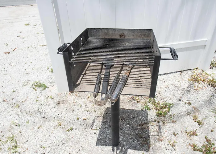 Charming Beachside Retreat #3 - Steps To The * Clearwater Beach